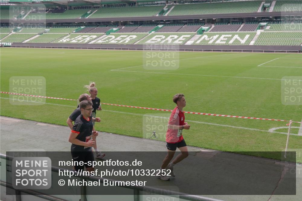 13.09.2026 - 21. swb-Marathon Bremen Michael Burmester http://msf.ph/oto/10332252 13.09.2026 13:04:16 Laufen im Stadion 178, 209, 210, 488, 534, 565, 596, 725, 762, 881, 940, 1014, 1239, 1307, 1343, 1373, 1456, 1458, 1460, 1479, 1611, 1627, 1649, 1653, 1656, 1687, 1771, 1780, 1932, 1941, 2023, 2223, 2369, 2430, 2434, 2452, 2513, 2625, 2723, 2851, 2867, 2872, 2891, 2900, 2910, 2919, 2934, 2957, 2977, 3028, 3135, 3217, 3320, 3343, 3360, 3402, 3419, 3425, 3454, 3460, 3510, 3521, 3579, 3597, 3618, 3796, 3846, 3859, 3909, 3938, 3970, 3983, 4077, 4133, 242 meine-sportfotos.de