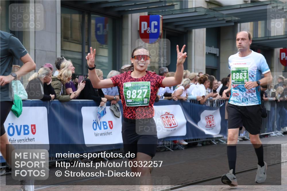13.09.2026 - 21. swb-Marathon Bremen Strokosch-Dieckow http://msf.ph/oto/10332257 13.09.2026 13:23:02 Ziel 672, 1900, 2306, 2371, 2409, 2427, 2827, 2899, 2961, 3078, 3173, 3374, 3531, 3729, 3861, 3920, 3939, 5820, 5821, 6848, 6923, 8045, 8231, 8304, 8732, 8787, 8863, 9088, 9196, 9436, 9827, 10127, 913, 1809, 1935, 1963, 2040, 2367, 2806, 2914, 3098, 3145, 3233, 3560, 5114, 6707, 6737, 6792, 7909, 8377, 8551, 8646, 8671, 8672, 8819, 8820, 9510, 9921 meine-sportfotos.de