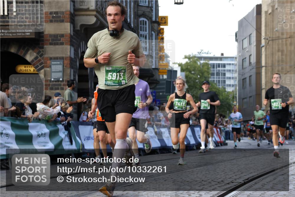 13.09.2026 - 21. swb-Marathon Bremen Strokosch-Dieckow http://msf.ph/oto/10332261 13.09.2026 13:15:55 Ziel 1033, 1445, 3346, 3536, 3836, 3991, 4212, 4573, 4653, 4663, 5533, 5588, 6162, 6515, 6526, 7203, 7291, 7346, 7992, 9029, 9391, 9475, 9777, 13249, 145, 663, 1955, 2623, 3134, 3149, 4128, 4823, 5430, 6106, 6744, 7307, 7413, 8487, 9278, 13158 meine-sportfotos.de