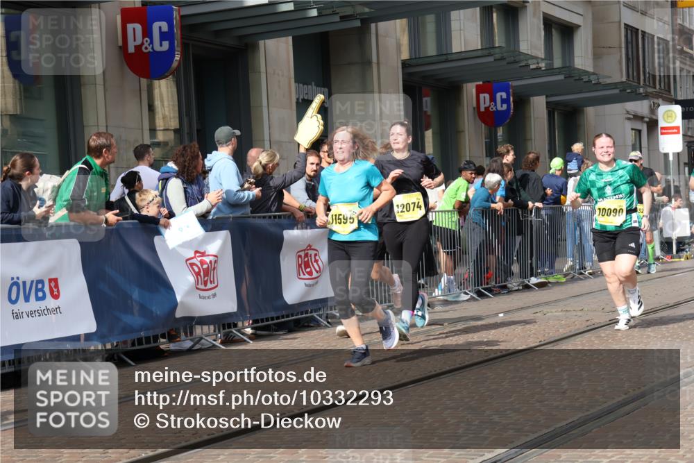 13.09.2026 - 21. swb-Marathon Bremen Strokosch-Dieckow http://msf.ph/oto/10332293 13.09.2026 11:03:30 Ziel 10090, 10091, 10152, 10327, 10357, 10403, 10429, 10569, 10607, 10659, 10720, 10796, 10918, 10950, 11149, 11319, 11325, 11451, 11470, 11471, 11511, 11595, 11618, 11868, 11967, 12074, 12260, 12392, 12433, 12504, 10092, 10150, 10187, 10195, 10237, 10309, 10420, 10531, 10724, 10902, 10904, 10959, 11211, 11411, 11493, 11598, 11655, 11746, 11773, 11830, 12068, 12184, 12185, 12611 meine-sportfotos.de
