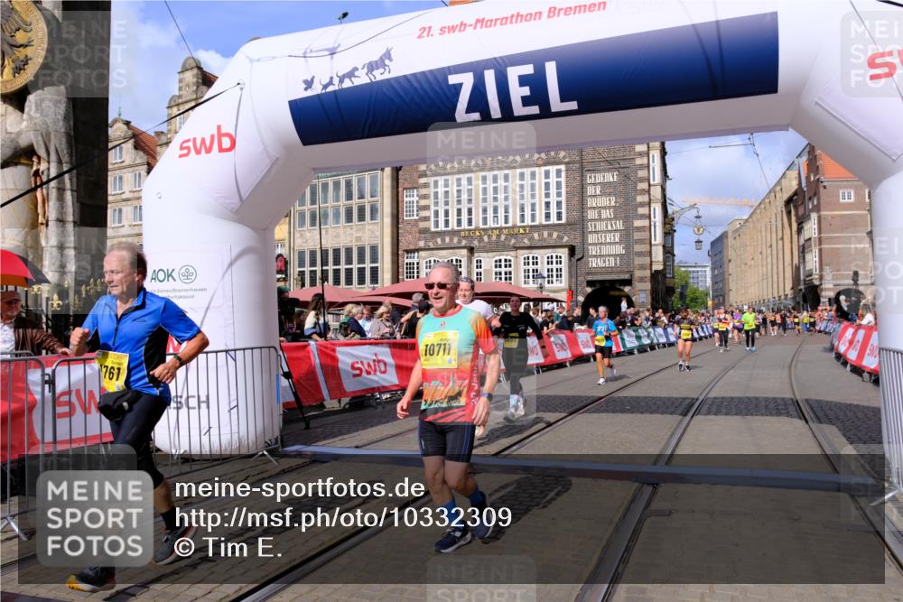 13.09.2026 - 21. swb-Marathon Bremen Tim E. http://msf.ph/oto/10332309 13.09.2026 11:04:49 Ziel 10160, 10245, 10526, 10711, 10755, 10877, 11114, 11214, 11215, 11248, 11364, 11410, 11592, 11740, 11761, 11991, 12009, 12929 meine-sportfotos.de