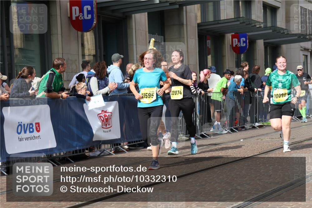 13.09.2026 - 21. swb-Marathon Bremen Strokosch-Dieckow http://msf.ph/oto/10332310 13.09.2026 11:03:30 Ziel 10090, 10091, 10152, 10327, 10357, 10403, 10429, 10569, 10607, 10659, 10720, 10796, 10918, 10950, 11149, 11319, 11325, 11451, 11470, 11471, 11511, 11595, 11618, 11868, 11967, 12074, 12260, 12392, 12433, 12504, 10092, 10150, 10187, 10195, 10237, 10309, 10420, 10531, 10724, 10902, 10904, 10959, 11211, 11411, 11493, 11598, 11655, 11746, 11773, 11830, 12068, 12184, 12185, 12611 meine-sportfotos.de