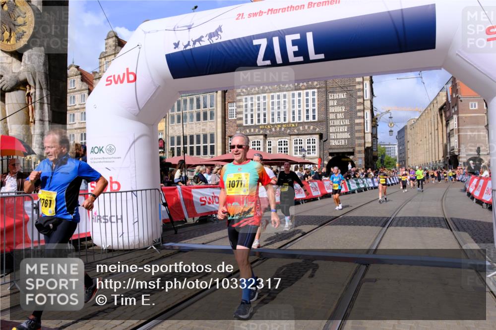 13.09.2026 - 21. swb-Marathon Bremen Tim E. http://msf.ph/oto/10332317 13.09.2026 11:04:49 Ziel 10160, 10245, 10526, 10711, 10755, 10877, 11114, 11214, 11215, 11248, 11364, 11410, 11592, 11740, 11761, 11991, 12009, 12929 meine-sportfotos.de