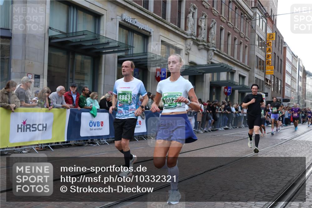 13.09.2026 - 21. swb-Marathon Bremen Strokosch-Dieckow http://msf.ph/oto/10332321 13.09.2026 13:23:03 Ziel 672, 1900, 2306, 2371, 2409, 2427, 2827, 2899, 2961, 3078, 3173, 3374, 3531, 3729, 3861, 3920, 3939, 5820, 5821, 6848, 6923, 8045, 8231, 8304, 8732, 8787, 8863, 9088, 9196, 9436, 9827, 10127, 913, 1809, 1935, 1963, 2040, 2367, 2806, 2914, 3098, 3145, 3233, 3560, 5114, 6707, 6737, 6792, 7909, 8377, 8551, 8646, 8671, 8672, 8819, 8820, 9921 meine-sportfotos.de