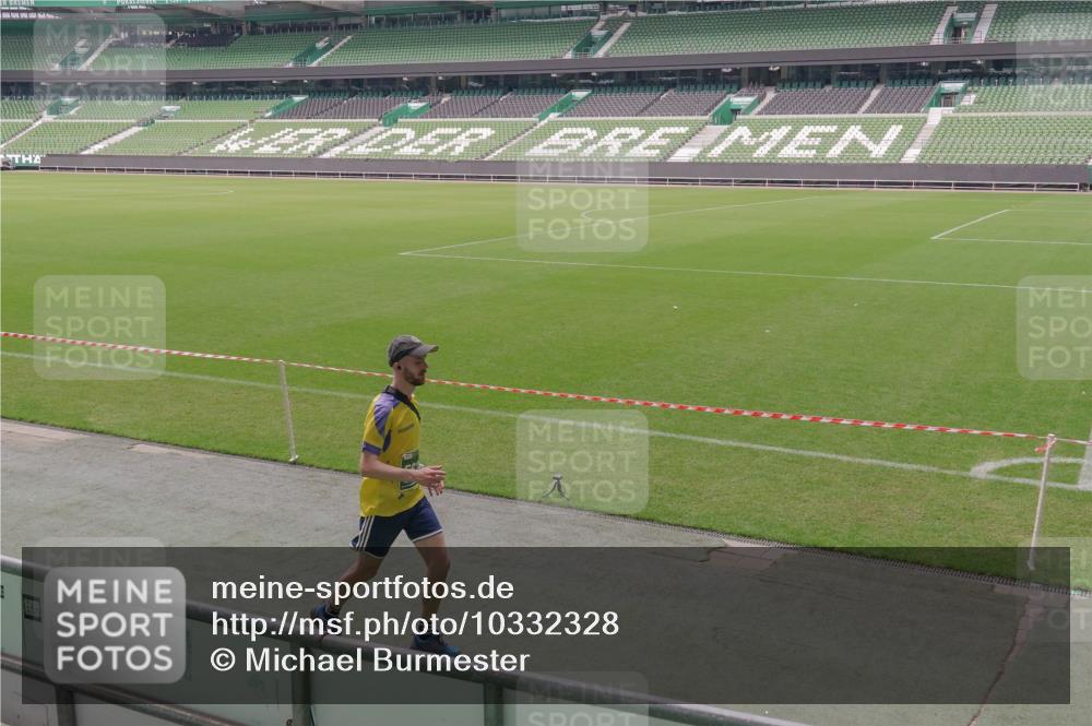 13.09.2026 - 21. swb-Marathon Bremen Michael Burmester http://msf.ph/oto/10332328 13.09.2026 13:04:22 Laufen im Stadion 178, 209, 210, 488, 534, 565, 596, 725, 762, 881, 940, 1014, 1239, 1307, 1343, 1373, 1456, 1458, 1460, 1479, 1611, 1627, 1649, 1653, 1656, 1687, 1771, 1780, 1914, 1932, 1941, 2023, 2089, 2126, 2223, 2369, 2430, 2434, 2452, 2513, 2602, 2625, 2723, 2851, 2867, 2872, 2891, 2910, 2919, 2934, 2957, 2959, 2977, 3028, 3135, 3217, 3320, 3343, 3360, 3402, 3419, 3425, 3454, 3460, 3510, 3521, 3579, 3597, 3618, 3796, 3846, 3859, 3909, 3970, 4077, 242 meine-sportfotos.de