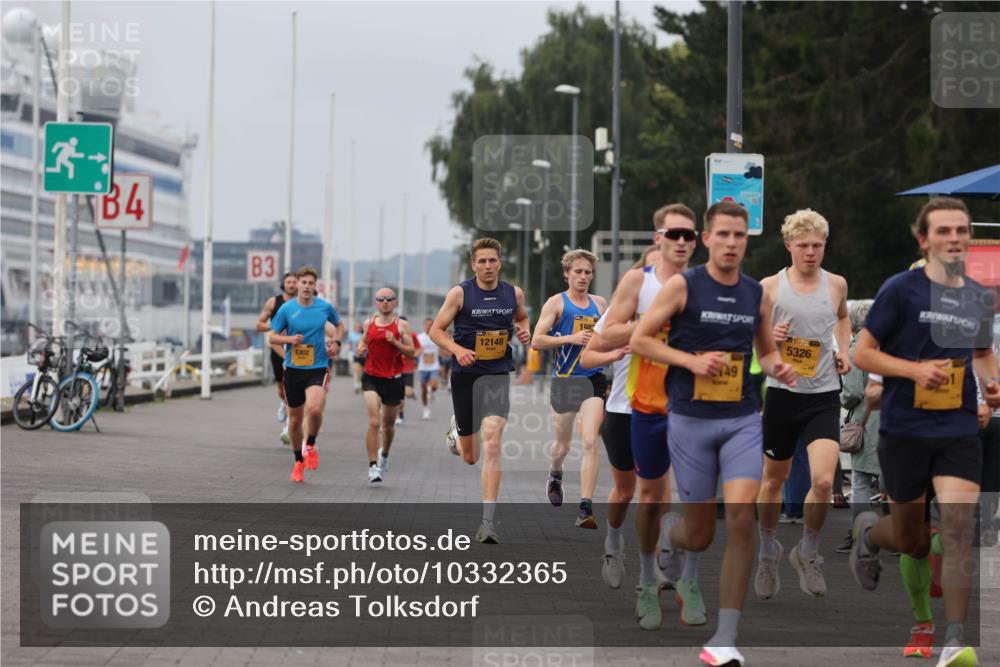 13.09.2026 - Kiel Lauf Andreas Tolksdorf http://msf.ph/oto/10332365 13.09.2026 09:51:25 Kiellinie 4, 3, 1987, 12148, 6302, 5326 meine-sportfotos.de