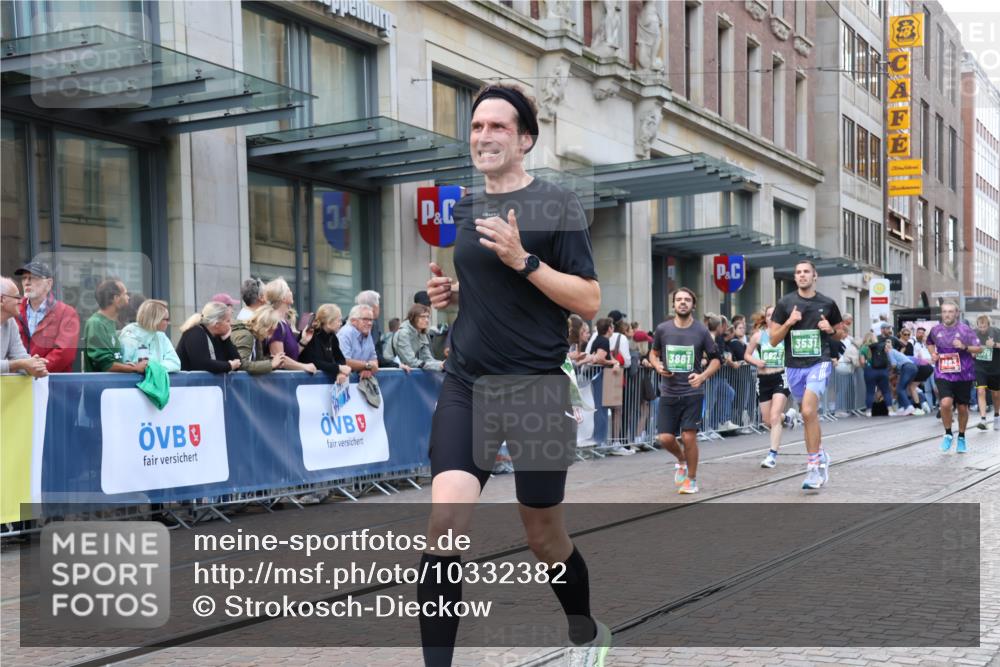13.09.2026 - 21. swb-Marathon Bremen Strokosch-Dieckow http://msf.ph/oto/10332382 13.09.2026 13:23:05 Ziel 672, 1900, 2306, 2371, 2409, 2427, 2899, 3078, 3138, 3173, 3374, 3531, 3729, 3861, 3920, 3939, 5820, 5821, 6848, 6923, 8045, 8231, 8560, 8732, 8863, 9088, 9196, 9436, 9827, 10127, 913, 1809, 1900, 1935, 1963, 2040, 2367, 2827, 2914, 2961, 3098, 3145, 3233, 3374, 3560, 3729, 3920, 5114, 6707, 6737, 6792, 7909, 8304, 8377, 8646, 8671, 8672, 8732, 8787, 8819, 8820, 9921 meine-sportfotos.de