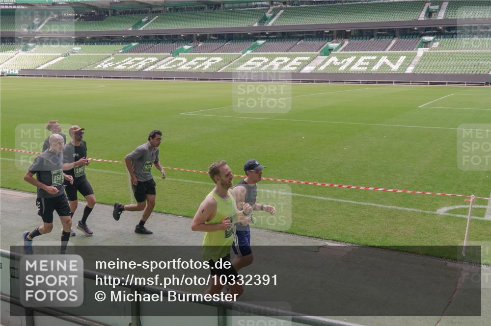 13.09.2026 - 21. swb-Marathon Bremen Michael Burmester http://msf.ph/oto/10332391 13.09.2026 13:04:27 Laufen im Stadion 178, 209, 210, 488, 534, 536, 565, 596, 725, 762, 881, 940, 1014, 1239, 1307, 1343, 1373, 1456, 1458, 1479, 1627, 1649, 1653, 1656, 1687, 1771, 1780, 1914, 1932, 1941, 2023, 2089, 2126, 2223, 2369, 2430, 2434, 2452, 2513, 2602, 2625, 2723, 2742, 2764, 2851, 2867, 2872, 2891, 2910, 2919, 2934, 2957, 2959, 2977, 2985, 3028, 3135, 3217, 3320, 3343, 3360, 3402, 3419, 3425, 3454, 3460, 3510, 3521, 3579, 3597, 3618, 3796, 3846, 3859, 3909, 4077, 242 meine-sportfotos.de