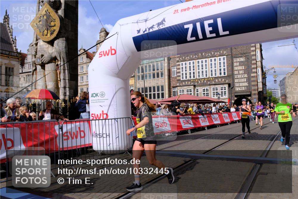 13.09.2026 - 21. swb-Marathon Bremen Tim E. http://msf.ph/oto/10332445 13.09.2026 11:04:55 Ziel 10160, 10198, 10283, 10481, 10711, 10755, 10877, 10940, 11114, 11364, 11366, 11592, 11705, 11761, 11991, 12005 meine-sportfotos.de