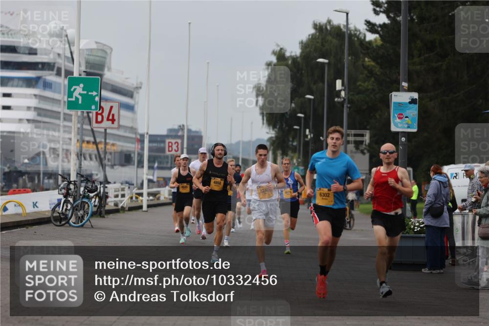 13.09.2026 - Kiel Lauf Andreas Tolksdorf http://msf.ph/oto/10332456 13.09.2026 09:51:29 Kiellinie 4, 3, 4645, 4858, 824, 9678, 6302 meine-sportfotos.de