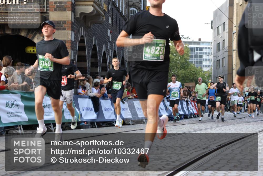 13.09.2026 - 21. swb-Marathon Bremen Strokosch-Dieckow http://msf.ph/oto/10332467 13.09.2026 13:15:58 Ziel 1033, 1445, 2733, 3119, 3346, 3422, 3536, 3689, 3836, 3991, 4212, 4573, 4653, 4663, 5533, 5588, 6162, 6515, 7203, 7291, 7992, 9029, 9391, 9475, 9777, 13249, 481, 663, 2623, 3134, 3149, 4128, 6106, 6744, 8398, 8487, 13008, 13158 meine-sportfotos.de