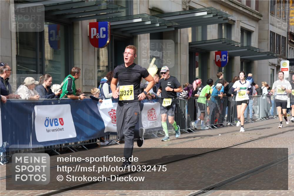 13.09.2026 - 21. swb-Marathon Bremen Strokosch-Dieckow http://msf.ph/oto/10332475 13.09.2026 11:03:36 Ziel 10090, 10091, 10152, 10357, 10403, 10429, 10607, 10659, 10720, 10726, 10796, 10912, 10913, 10918, 11149, 11318, 11319, 11325, 11451, 11470, 11471, 11511, 11618, 11868, 11909, 11967, 12140, 12260, 12392, 12433, 12504, 10090, 10091, 10092, 10150, 10187, 10237, 10309, 10327, 10420, 10569, 10724, 10902, 10904, 10950, 11211, 11411, 11595, 11598, 11655, 11746, 11773, 11830, 12068, 12074, 12184, 12185, 12611 meine-sportfotos.de