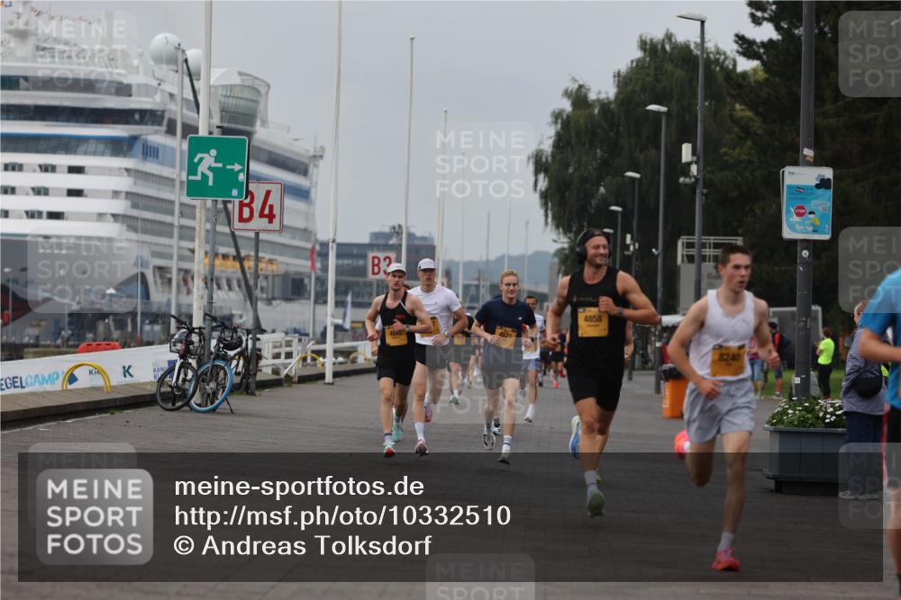13.09.2026 - Kiel Lauf Andreas Tolksdorf http://msf.ph/oto/10332510 13.09.2026 09:51:31 Kiellinie 3, 4, 3, 4645, 4858, 8240 meine-sportfotos.de