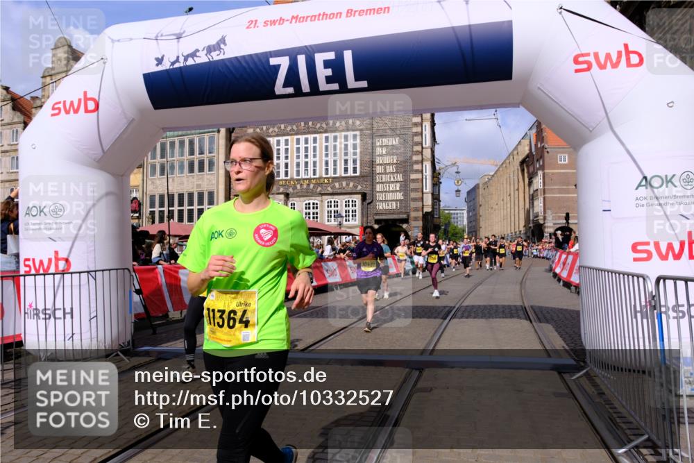13.09.2026 - 21. swb-Marathon Bremen Tim E. http://msf.ph/oto/10332527 13.09.2026 11:04:57 Ziel 10160, 10198, 10283, 10481, 10711, 10877, 10940, 11006, 11114, 11364, 11366, 11592, 11705, 11761, 11991, 12005, 12493, 12495, 12498, 12500, 12502, 12563 meine-sportfotos.de