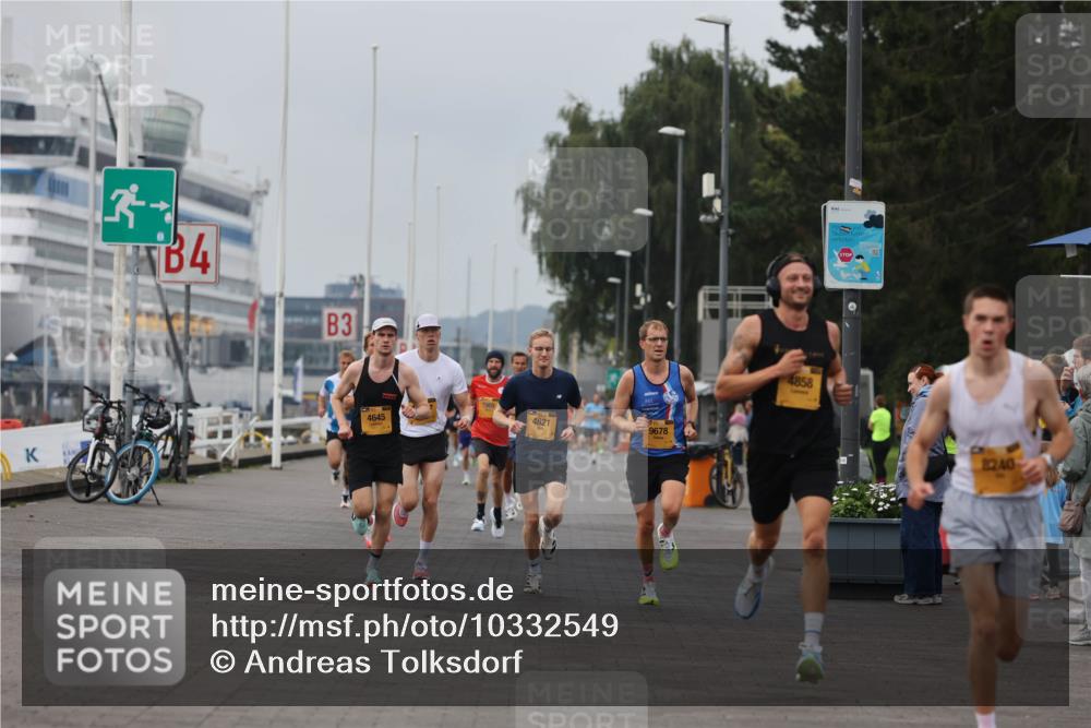 13.09.2026 - Kiel Lauf Andreas Tolksdorf http://msf.ph/oto/10332549 13.09.2026 09:51:32 Kiellinie 13, 4, 3, 4645, 4621, 9678, 4858, 8240 meine-sportfotos.de