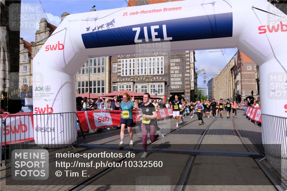 13.09.2026 - 21. swb-Marathon Bremen Tim E. http://msf.ph/oto/10332560 13.09.2026 11:05:00 Ziel 10160, 10198, 10283, 10315, 10481, 10711, 10729, 10855, 10856, 10877, 10940, 11006, 11114, 11364, 11366, 11395, 11518, 11592, 11705, 11757, 11761, 11991, 12005, 12420, 12493, 12495, 12498, 12500, 12502, 12563 meine-sportfotos.de