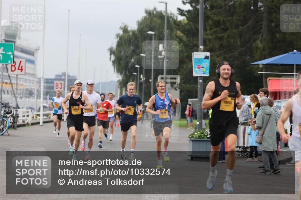 13.09.2026 - Kiel Lauf Andreas Tolksdorf http://msf.ph/oto/10332574 13.09.2026 09:51:33 Kiellinie 4, 3, 33, 4645, 4621, 9678, 4858 meine-sportfotos.de