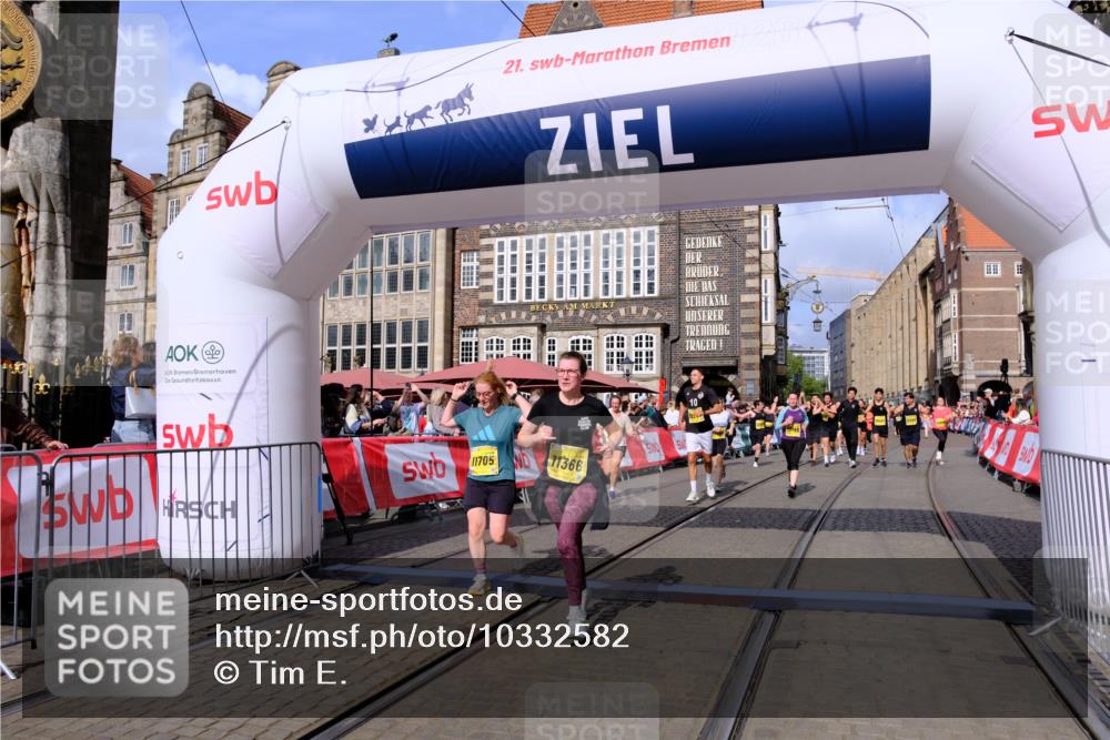 13.09.2026 - 21. swb-Marathon Bremen Tim E. http://msf.ph/oto/10332582 13.09.2026 11:05:00 Ziel 10160, 10198, 10283, 10315, 10481, 10711, 10729, 10855, 10856, 10877, 10940, 11006, 11114, 11364, 11366, 11395, 11518, 11592, 11705, 11757, 11761, 11991, 12005, 12420, 12493, 12495, 12498, 12500, 12502, 12563 meine-sportfotos.de