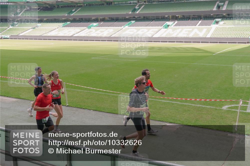 13.09.2026 - 21. swb-Marathon Bremen Michael Burmester http://msf.ph/oto/10332626 13.09.2026 13:04:40 Laufen im Stadion 178, 209, 210, 323, 488, 534, 536, 565, 596, 647, 725, 762, 881, 940, 1073, 1239, 1243, 1307, 1308, 1343, 1373, 1456, 1458, 1479, 1627, 1649, 1653, 1656, 1687, 1771, 1780, 1914, 1932, 1941, 2023, 2089, 2126, 2223, 2241, 2301, 2369, 2430, 2434, 2452, 2602, 2625, 2723, 2742, 2764, 2851, 2867, 2872, 2891, 2910, 2919, 2934, 2957, 2959, 2977, 2985, 3028, 3030, 3217, 3278, 3320, 3343, 3360, 3402, 3419, 3425, 3444, 3454, 3510, 3521, 3579, 3597, 3618, 3796, 3846, 3859, 3909, 242 meine-sportfotos.de