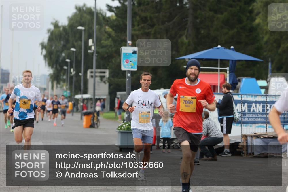 13.09.2026 - Kiel Lauf Andreas Tolksdorf http://msf.ph/oto/10332660 13.09.2026 09:51:41 Kiellinie 8809, 67, 7069, 6 meine-sportfotos.de