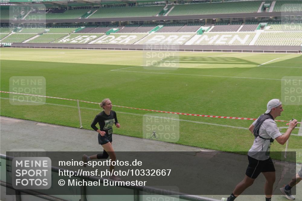 13.09.2026 - 21. swb-Marathon Bremen Michael Burmester http://msf.ph/oto/10332667 13.09.2026 13:04:44 Laufen im Stadion 178, 209, 210, 244, 323, 488, 534, 536, 565, 596, 647, 725, 881, 1073, 1239, 1243, 1307, 1308, 1343, 1373, 1456, 1458, 1479, 1627, 1649, 1653, 1656, 1687, 1771, 1780, 1914, 1932, 1941, 2023, 2089, 2126, 2223, 2241, 2301, 2369, 2430, 2434, 2452, 2602, 2625, 2723, 2742, 2764, 2851, 2867, 2872, 2891, 2910, 2919, 2934, 2957, 2959, 2977, 2985, 3028, 3030, 3217, 3278, 3320, 3343, 3402, 3419, 3425, 3444, 3454, 3485, 3510, 3521, 3579, 3597, 3618, 3796, 3846, 3859, 3909, 242 meine-sportfotos.de