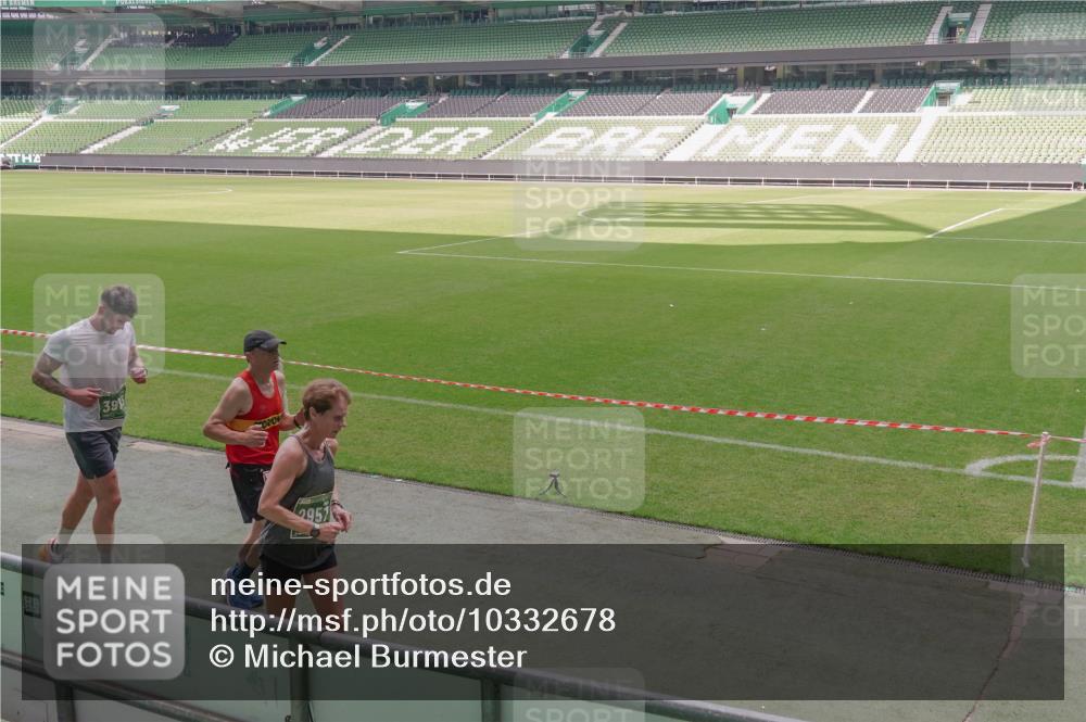 13.09.2026 - 21. swb-Marathon Bremen Michael Burmester http://msf.ph/oto/10332678 13.09.2026 13:04:46 Laufen im Stadion 178, 209, 210, 244, 323, 488, 534, 536, 565, 596, 647, 725, 881, 900, 1073, 1239, 1243, 1307, 1308, 1343, 1373, 1456, 1458, 1479, 1627, 1649, 1653, 1656, 1687, 1771, 1780, 1914, 1932, 1941, 2023, 2089, 2126, 2223, 2241, 2301, 2369, 2430, 2434, 2452, 2602, 2625, 2723, 2742, 2764, 2851, 2867, 2872, 2891, 2910, 2919, 2934, 2957, 2959, 2977, 2985, 3028, 3030, 3217, 3278, 3320, 3343, 3402, 3419, 3425, 3444, 3454, 3485, 3510, 3521, 3579, 3597, 3618, 3796, 3846, 3859, 3909, 242 meine-sportfotos.de