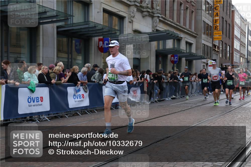 13.09.2026 - 21. swb-Marathon Bremen Strokosch-Dieckow http://msf.ph/oto/10332679 13.09.2026 13:23:16 Ziel 135, 672, 2371, 2409, 2485, 2490, 2560, 2627, 3078, 3138, 3173, 3531, 3642, 3856, 3861, 3939, 4601, 5231, 5908, 6157, 6843, 6848, 6923, 7216, 8095, 8290, 8560, 8863, 9088, 9196, 9436, 1809, 1900, 1935, 1963, 2306, 2367, 2427, 2827, 2899, 2914, 2961, 3098, 3233, 3374, 3560, 3729, 3920, 5114, 5820, 5821, 7909, 8045, 8231, 8304, 8377, 8671, 8672, 8732, 8787, 8819, 8820, 9436, 9827, 9921, 10127 meine-sportfotos.de