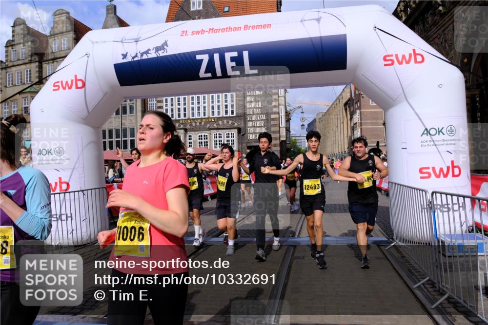 13.09.2026 - 21. swb-Marathon Bremen Tim E. http://msf.ph/oto/10332691 13.09.2026 11:05:05 Ziel 10198, 10283, 10315, 10481, 10729, 10741, 10855, 10856, 10940, 11006, 11114, 11133, 11272, 11364, 11366, 11395, 11518, 11592, 11705, 11757, 11939, 12005, 12420, 12493, 12495, 12498, 12500, 12502, 12563 meine-sportfotos.de