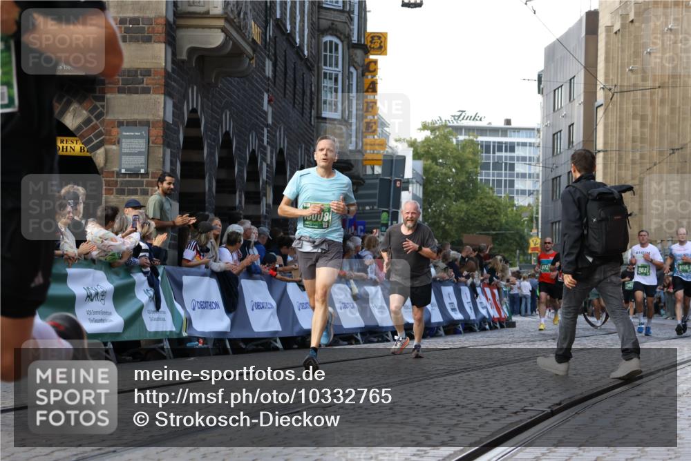 13.09.2026 - 21. swb-Marathon Bremen Strokosch-Dieckow http://msf.ph/oto/10332765 13.09.2026 13:16:09 Ziel 145, 982, 1033, 1955, 2733, 3119, 3422, 3536, 3689, 3836, 3991, 4573, 4823, 5430, 5474, 5533, 5588, 5913, 6481, 6515, 7307, 7413, 9122, 9278, 9475, 13149, 13249, 481, 740, 755, 792, 1605, 5554, 5963, 6721, 7801, 8398, 9031, 9115, 13008 meine-sportfotos.de
