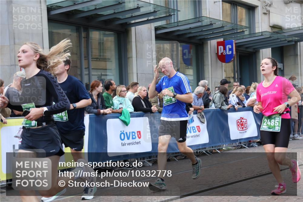 13.09.2026 - 21. swb-Marathon Bremen Strokosch-Dieckow http://msf.ph/oto/10332778 13.09.2026 13:23:21 Ziel 135, 672, 2288, 2371, 2409, 2485, 2490, 2560, 2627, 3078, 3138, 3173, 3642, 3856, 3861, 3939, 4601, 4671, 5011, 5116, 5231, 5908, 6157, 6332, 6648, 6843, 6848, 7216, 7475, 8095, 8290, 8560, 9088, 9196, 10115, 1809, 1900, 1935, 2306, 2367, 2427, 2827, 2899, 2914, 2961, 3098, 3233, 3374, 3531, 3729, 3920, 5114, 5820, 5821, 6923, 8045, 8231, 8304, 8671, 8672, 8732, 8787, 8819, 8820, 8863, 9436, 9827, 9921, 10127 meine-sportfotos.de