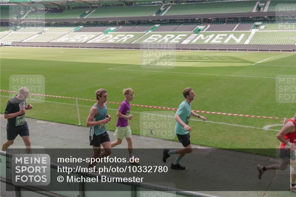 13.09.2026 - 21. swb-Marathon Bremen Michael Burmester http://msf.ph/oto/10332780 13.09.2026 13:04:51 Laufen im Stadion 178, 209, 210, 244, 323, 394, 488, 534, 536, 565, 596, 647, 725, 881, 891, 900, 1073, 1239, 1243, 1307, 1308, 1343, 1373, 1380, 1456, 1458, 1479, 1627, 1649, 1653, 1656, 1687, 1771, 1780, 1914, 1932, 1941, 2023, 2089, 2126, 2223, 2241, 2301, 2369, 2430, 2434, 2452, 2602, 2625, 2723, 2742, 2764, 2851, 2867, 2872, 2891, 2910, 2919, 2957, 2959, 2977, 2985, 3028, 3030, 3217, 3278, 3320, 3343, 3402, 3419, 3425, 3444, 3454, 3485, 3510, 3521, 3579, 3618, 3796, 3859, 3909, 242 meine-sportfotos.de