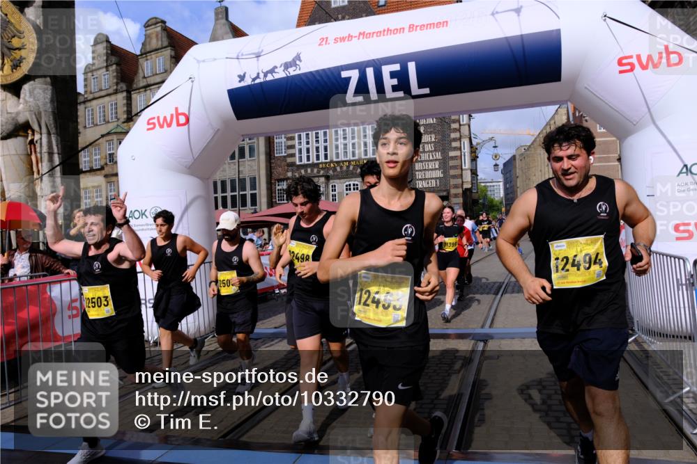 13.09.2026 - 21. swb-Marathon Bremen Tim E. http://msf.ph/oto/10332790 13.09.2026 11:05:06 Ziel 10198, 10283, 10315, 10481, 10729, 10741, 10855, 10856, 10940, 11006, 11133, 11272, 11364, 11366, 11395, 11518, 11592, 11705, 11757, 11939, 12005, 12235, 12420, 12493, 12495, 12498, 12500, 12502, 12563 meine-sportfotos.de