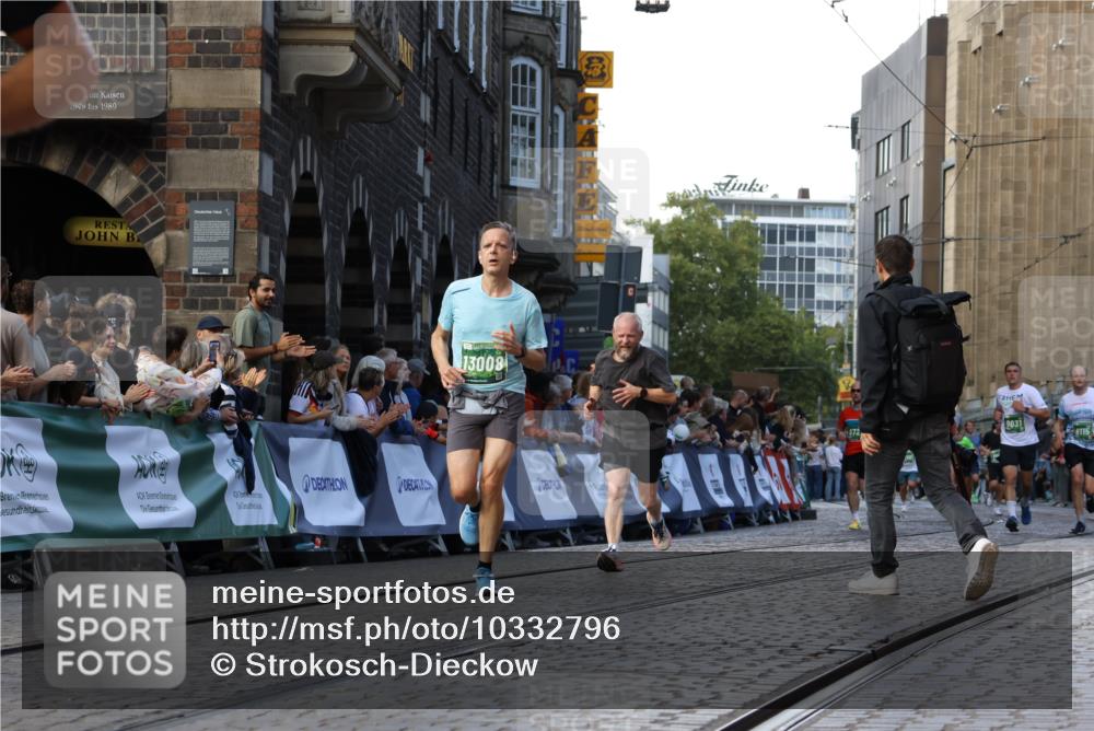 13.09.2026 - 21. swb-Marathon Bremen Strokosch-Dieckow http://msf.ph/oto/10332796 13.09.2026 13:16:09 Ziel 145, 982, 1033, 1955, 2733, 3119, 3422, 3536, 3689, 3836, 3991, 4573, 4823, 5430, 5474, 5533, 5588, 5913, 6481, 6515, 7307, 7413, 9122, 9278, 9475, 13149, 13249, 481, 740, 755, 792, 1605, 5554, 5963, 6721, 7801, 8398, 9031, 9115, 13008 meine-sportfotos.de