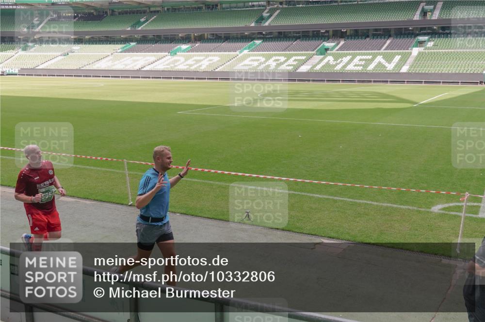 13.09.2026 - 21. swb-Marathon Bremen Michael Burmester http://msf.ph/oto/10332806 13.09.2026 13:04:53 Laufen im Stadion 178, 209, 210, 244, 323, 394, 488, 534, 536, 565, 647, 725, 881, 891, 900, 1073, 1239, 1243, 1307, 1308, 1343, 1373, 1380, 1456, 1479, 1627, 1649, 1653, 1656, 1687, 1771, 1780, 1914, 1932, 1941, 2023, 2089, 2126, 2223, 2241, 2265, 2301, 2369, 2430, 2434, 2452, 2602, 2723, 2742, 2764, 2851, 2867, 2872, 2891, 2910, 2919, 2957, 2959, 2977, 2985, 3028, 3030, 3217, 3278, 3320, 3343, 3402, 3419, 3425, 3444, 3454, 3485, 3521, 3579, 3618, 3796, 3909, 242 meine-sportfotos.de