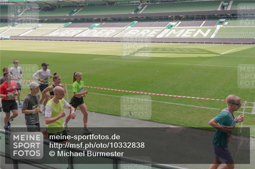 13.09.2026 - 21. swb-Marathon Bremen Michael Burmester http://msf.ph/oto/10332838 13.09.2026 13:04:56 Laufen im Stadion 178, 209, 210, 244, 323, 394, 488, 534, 536, 565, 647, 725, 881, 891, 900, 1073, 1239, 1243, 1307, 1308, 1343, 1373, 1380, 1456, 1479, 1627, 1649, 1653, 1656, 1687, 1771, 1780, 1914, 1932, 1941, 2023, 2089, 2126, 2223, 2241, 2265, 2301, 2369, 2430, 2452, 2602, 2723, 2742, 2764, 2851, 2867, 2872, 2891, 2910, 2919, 2957, 2959, 2977, 2985, 3028, 3030, 3217, 3278, 3320, 3343, 3402, 3419, 3425, 3444, 3454, 3485, 3521, 3579, 3618, 3796, 3909, 242 meine-sportfotos.de