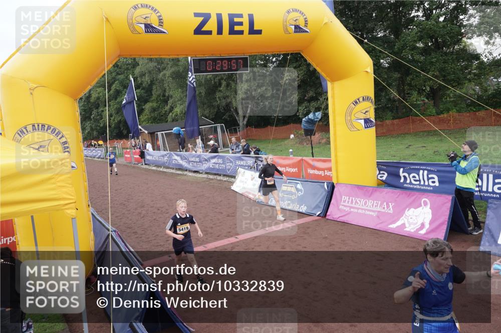 13.09.2026 - Airport Race Dennis Weichert http://msf.ph/oto/10332839 13.09.2026 10:30:30 Ziel 4097, 5075, 5266, 5296, 5341, 5404, 5419 meine-sportfotos.de
