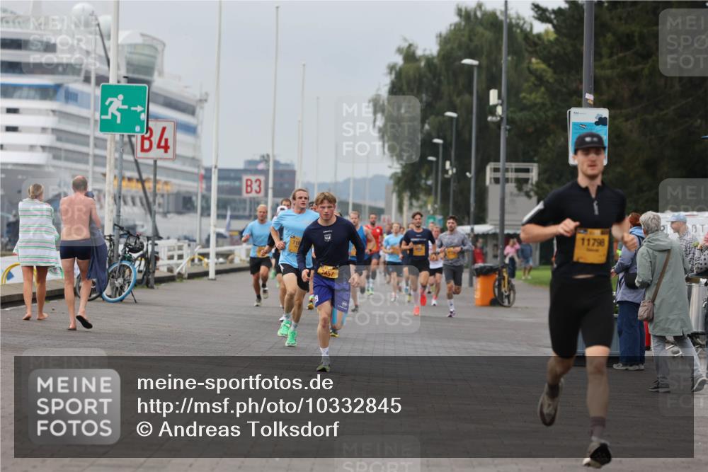 13.09.2026 - Kiel Lauf Andreas Tolksdorf http://msf.ph/oto/10332845 13.09.2026 09:51:46 Kiellinie 4, 3, 719, 2457, 11798 meine-sportfotos.de