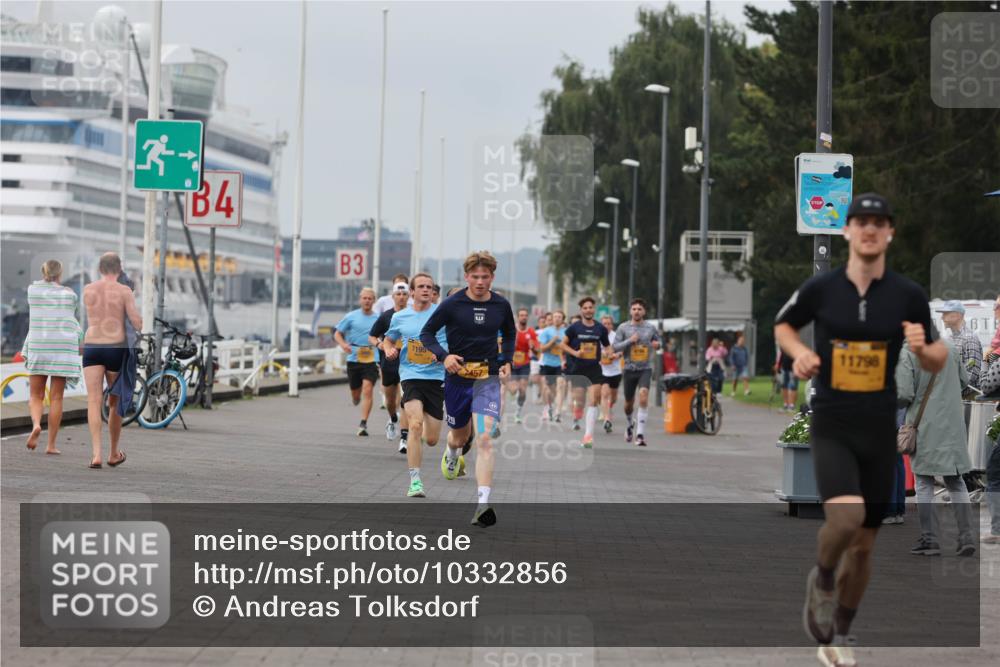 13.09.2026 - Kiel Lauf Andreas Tolksdorf http://msf.ph/oto/10332856 13.09.2026 09:51:46 Kiellinie 4, 3, 7195, 7457, 29, 11798 meine-sportfotos.de