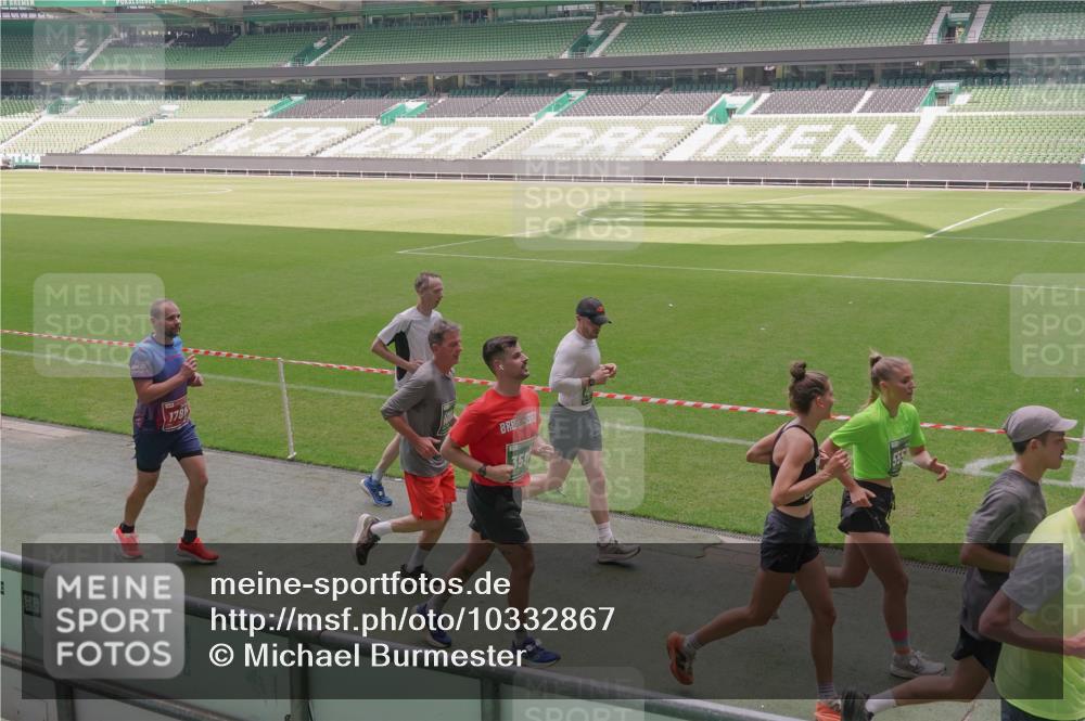 13.09.2026 - 21. swb-Marathon Bremen Michael Burmester http://msf.ph/oto/10332867 13.09.2026 13:04:57 Laufen im Stadion 178, 209, 210, 244, 323, 394, 488, 534, 536, 565, 647, 725, 881, 891, 900, 1073, 1239, 1243, 1307, 1308, 1343, 1373, 1380, 1456, 1479, 1627, 1649, 1653, 1656, 1687, 1771, 1780, 1914, 1932, 1941, 2023, 2089, 2126, 2223, 2241, 2265, 2301, 2369, 2430, 2452, 2602, 2723, 2742, 2764, 2851, 2867, 2872, 2891, 2910, 2919, 2957, 2959, 2977, 2985, 3028, 3030, 3217, 3278, 3320, 3343, 3402, 3419, 3425, 3444, 3454, 3485, 3521, 3579, 3618, 3796, 3909, 242 meine-sportfotos.de