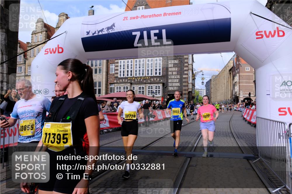 13.09.2026 - 21. swb-Marathon Bremen Tim E. http://msf.ph/oto/10332881 13.09.2026 11:05:09 Ziel 10198, 10283, 10315, 10465, 10481, 10729, 10741, 10850, 10855, 10856, 10940, 10975, 11006, 11133, 11272, 11366, 11395, 11518, 11705, 11757, 11939, 12005, 12235, 12420, 12493, 12495, 12498, 12500, 12502, 12522, 12563 meine-sportfotos.de