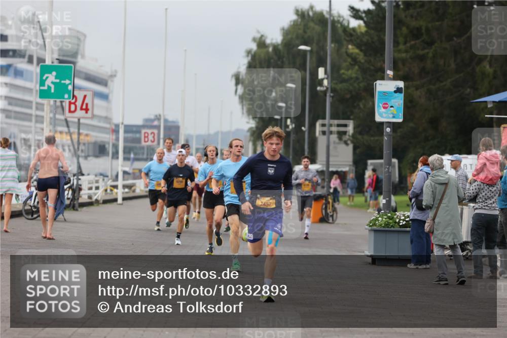 13.09.2026 - Kiel Lauf Andreas Tolksdorf http://msf.ph/oto/10332893 13.09.2026 09:51:48 Kiellinie 4, 3, 9298, 29, 7457 meine-sportfotos.de