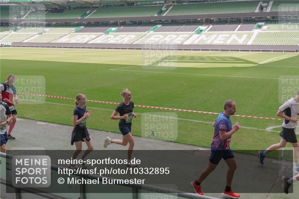 13.09.2026 - 21. swb-Marathon Bremen Michael Burmester http://msf.ph/oto/10332895 13.09.2026 13:04:58 Laufen im Stadion 178, 209, 210, 244, 323, 394, 488, 534, 536, 565, 647, 725, 881, 891, 900, 1073, 1239, 1243, 1307, 1308, 1343, 1373, 1380, 1456, 1479, 1627, 1649, 1653, 1656, 1687, 1771, 1780, 1914, 1932, 1941, 2023, 2089, 2126, 2223, 2241, 2265, 2301, 2369, 2430, 2452, 2602, 2723, 2742, 2764, 2851, 2867, 2872, 2891, 2910, 2919, 2957, 2959, 2977, 2985, 3028, 3030, 3217, 3278, 3320, 3343, 3419, 3425, 3444, 3454, 3485, 3521, 3579, 3618, 3796, 3909, 242 meine-sportfotos.de
