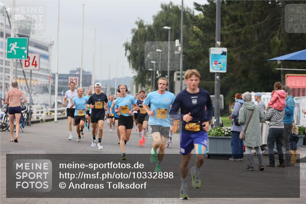 13.09.2026 - Kiel Lauf Andreas Tolksdorf http://msf.ph/oto/10332898 13.09.2026 09:51:49 Kiellinie 4, 23, 9298, 6958, 7195 meine-sportfotos.de