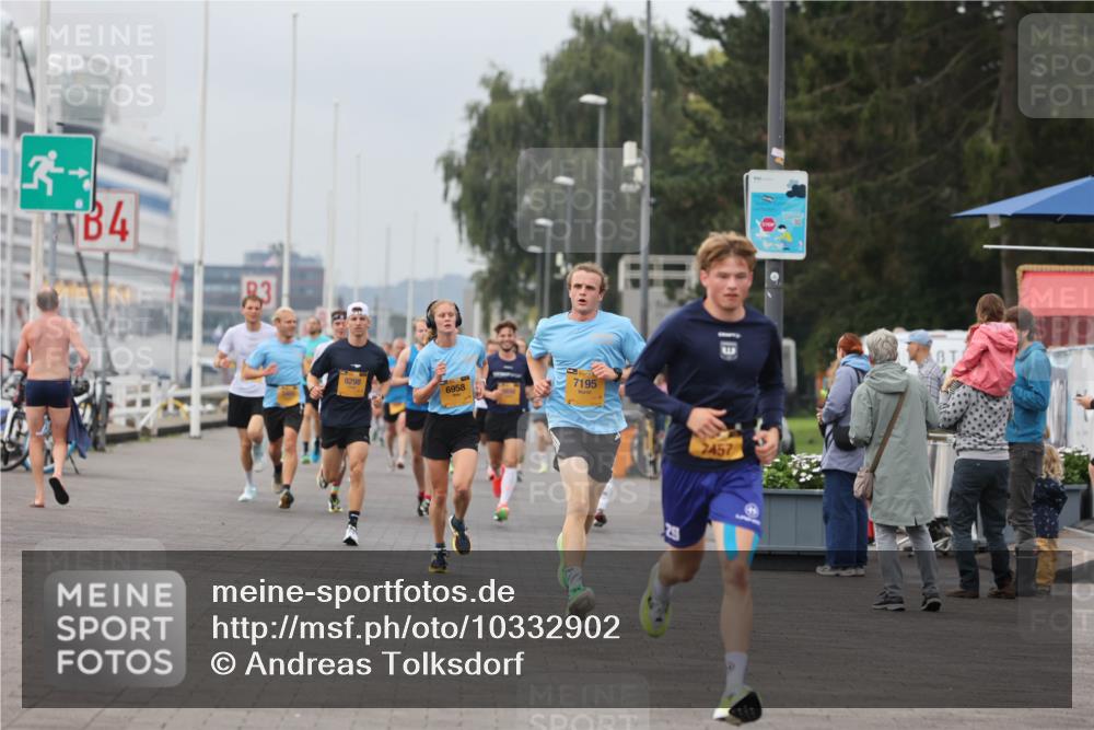 13.09.2026 - Kiel Lauf Andreas Tolksdorf http://msf.ph/oto/10332902 13.09.2026 09:51:49 Kiellinie 4, 9298, 6958, 7195, 7457, 4 meine-sportfotos.de