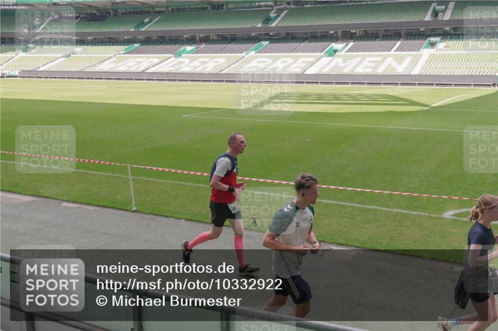 13.09.2026 - 21. swb-Marathon Bremen Michael Burmester http://msf.ph/oto/10332922 13.09.2026 13:05:00 Laufen im Stadion 178, 209, 210, 244, 323, 394, 534, 536, 565, 647, 725, 881, 891, 900, 1073, 1239, 1243, 1307, 1308, 1343, 1373, 1380, 1456, 1479, 1627, 1649, 1653, 1656, 1687, 1780, 1914, 1932, 1941, 2023, 2089, 2126, 2223, 2241, 2244, 2265, 2301, 2369, 2430, 2452, 2464, 2602, 2723, 2742, 2764, 2851, 2867, 2872, 2891, 2910, 2919, 2957, 2959, 2985, 3028, 3030, 3115, 3217, 3278, 3320, 3343, 3419, 3425, 3444, 3454, 3485, 3521, 3579, 3796, 3909, 242 meine-sportfotos.de