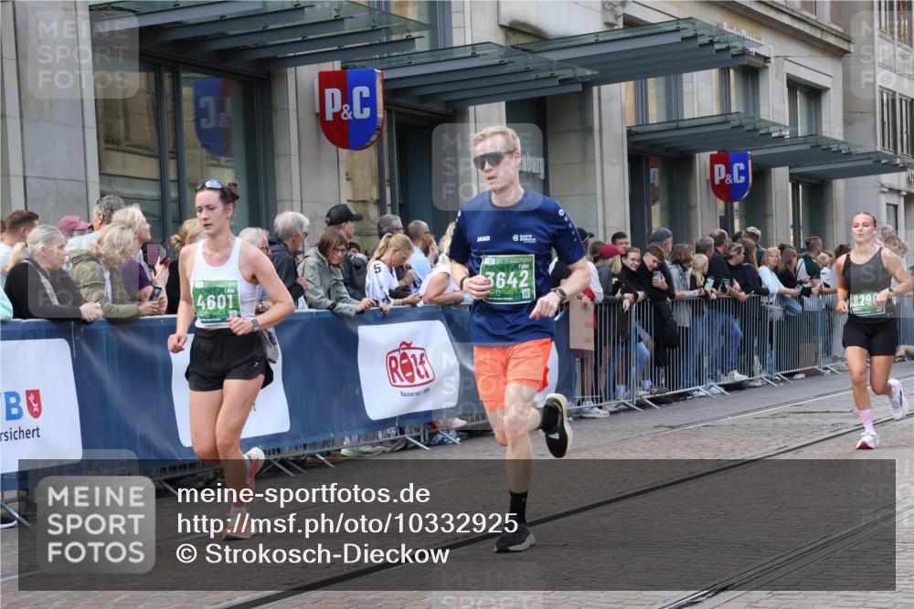 13.09.2026 - 21. swb-Marathon Bremen Strokosch-Dieckow http://msf.ph/oto/10332925 13.09.2026 13:23:27 Ziel 135, 342, 672, 2288, 2485, 2490, 2517, 2560, 2627, 3138, 3642, 3856, 4601, 4671, 5011, 5116, 5146, 5231, 5908, 6157, 6332, 6648, 6843, 6848, 7105, 7216, 7357, 7475, 7761, 8051, 8052, 8095, 8290, 8560, 10059, 10115, 13007, 13197, 672, 1900, 2306, 2371, 2409, 2427, 2827, 2899, 2961, 3078, 3173, 3374, 3531, 3729, 3861, 3920, 3939, 5820, 5821, 6848, 6923, 8045, 8231, 8304, 8732, 8787, 8863, 9088, 9196, 9436, 9827, 10127 meine-sportfotos.de