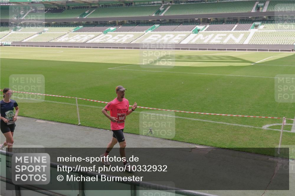 13.09.2026 - 21. swb-Marathon Bremen Michael Burmester http://msf.ph/oto/10332932 13.09.2026 13:05:01 Laufen im Stadion 178, 209, 210, 244, 323, 394, 534, 536, 565, 647, 725, 881, 891, 900, 1073, 1239, 1243, 1307, 1308, 1343, 1373, 1380, 1456, 1479, 1627, 1649, 1653, 1656, 1687, 1780, 1914, 1932, 1941, 2023, 2089, 2126, 2223, 2241, 2244, 2265, 2301, 2310, 2369, 2430, 2452, 2464, 2602, 2723, 2742, 2764, 2851, 2867, 2872, 2891, 2910, 2919, 2957, 2959, 2985, 3028, 3030, 3115, 3217, 3278, 3320, 3343, 3419, 3425, 3444, 3454, 3485, 3521, 3579, 3796, 3909, 242 meine-sportfotos.de