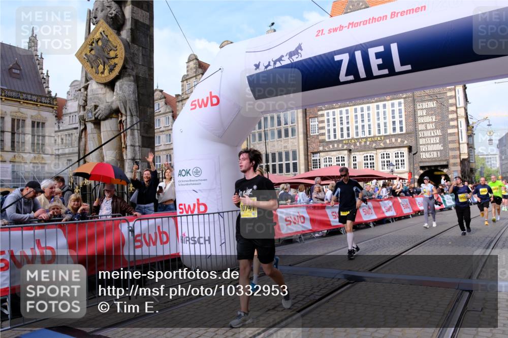 13.09.2026 - 21. swb-Marathon Bremen Tim E. http://msf.ph/oto/10332953 13.09.2026 11:05:13 Ziel 10198, 10283, 10315, 10465, 10729, 10741, 10850, 10855, 10856, 10940, 10975, 11006, 11133, 11272, 11395, 11518, 11757, 11939, 12002, 12005, 12064, 12235, 12420, 12493, 12495, 12498, 12500, 12502, 12522, 12563 meine-sportfotos.de