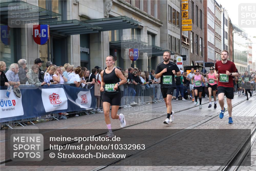 13.09.2026 - 21. swb-Marathon Bremen Strokosch-Dieckow http://msf.ph/oto/10332963 13.09.2026 13:23:28 Ziel 135, 342, 2210, 2288, 2485, 2490, 2517, 2560, 2627, 3044, 3138, 3642, 3856, 4601, 4671, 5011, 5116, 5146, 5231, 5908, 6157, 6332, 6648, 6843, 7105, 7216, 7357, 7475, 7761, 8051, 8052, 8095, 8290, 8560, 10059, 10115, 13007, 13197, 672, 1900, 2306, 2371, 2409, 2427, 2827, 2899, 2961, 3078, 3173, 3374, 3531, 3729, 3861, 3920, 3939, 5820, 5821, 6848, 6923, 8045, 8231, 8304, 8732, 8787, 8863, 9088, 9196, 9436, 9827, 10127 meine-sportfotos.de