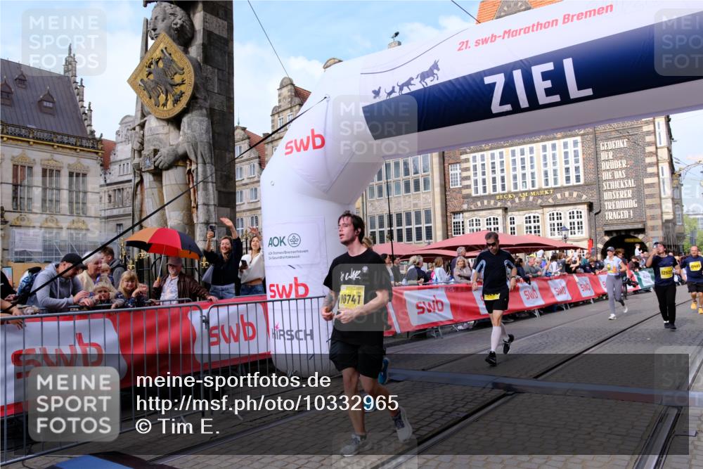13.09.2026 - 21. swb-Marathon Bremen Tim E. http://msf.ph/oto/10332965 13.09.2026 11:05:13 Ziel 10198, 10283, 10315, 10465, 10729, 10741, 10850, 10855, 10856, 10940, 10975, 11006, 11133, 11272, 11395, 11518, 11757, 11939, 12002, 12005, 12064, 12235, 12420, 12493, 12495, 12498, 12500, 12502, 12522, 12563 meine-sportfotos.de